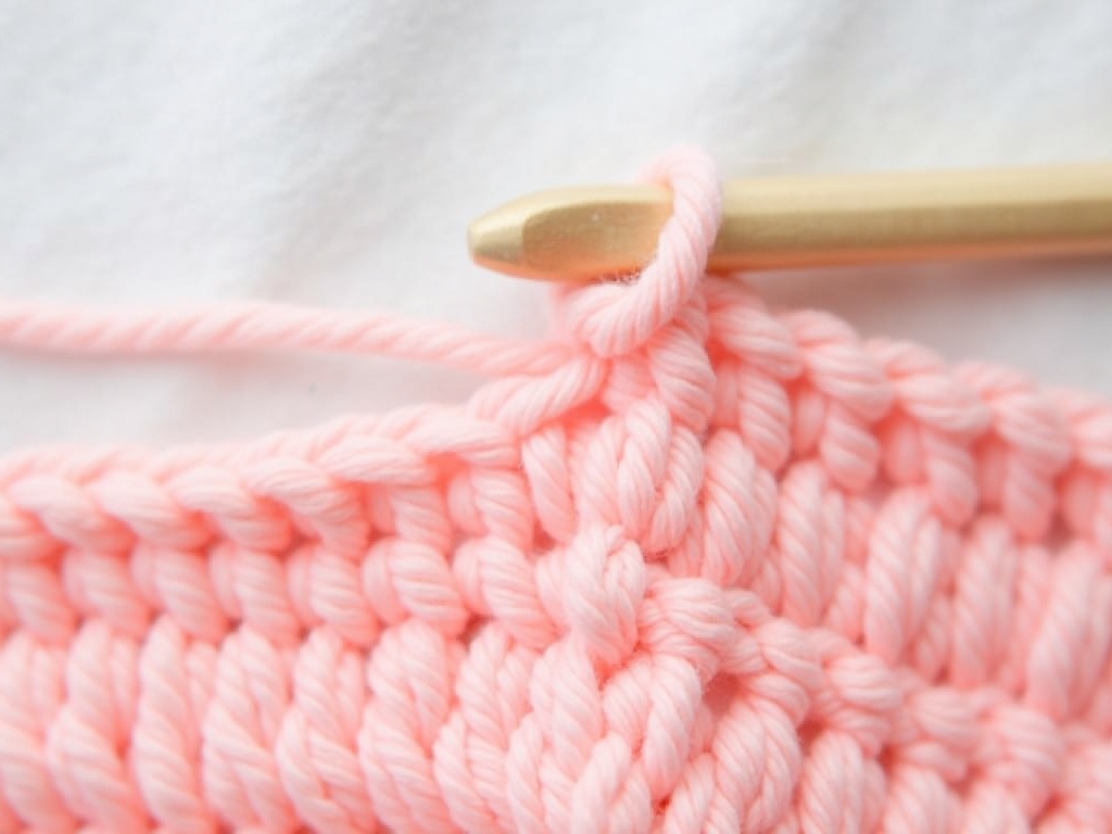 Weekend DIY: 5 Free Crochet Top Patterns for a Relaxed Afternoon detail image